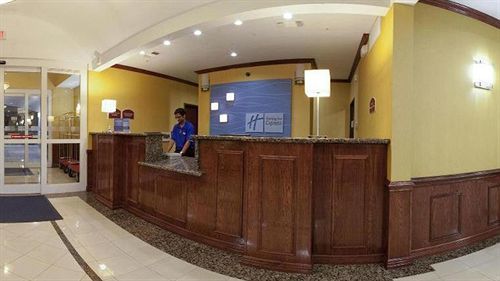 Holiday Inn Express Hotel And Suites Falfurrias Exterior foto