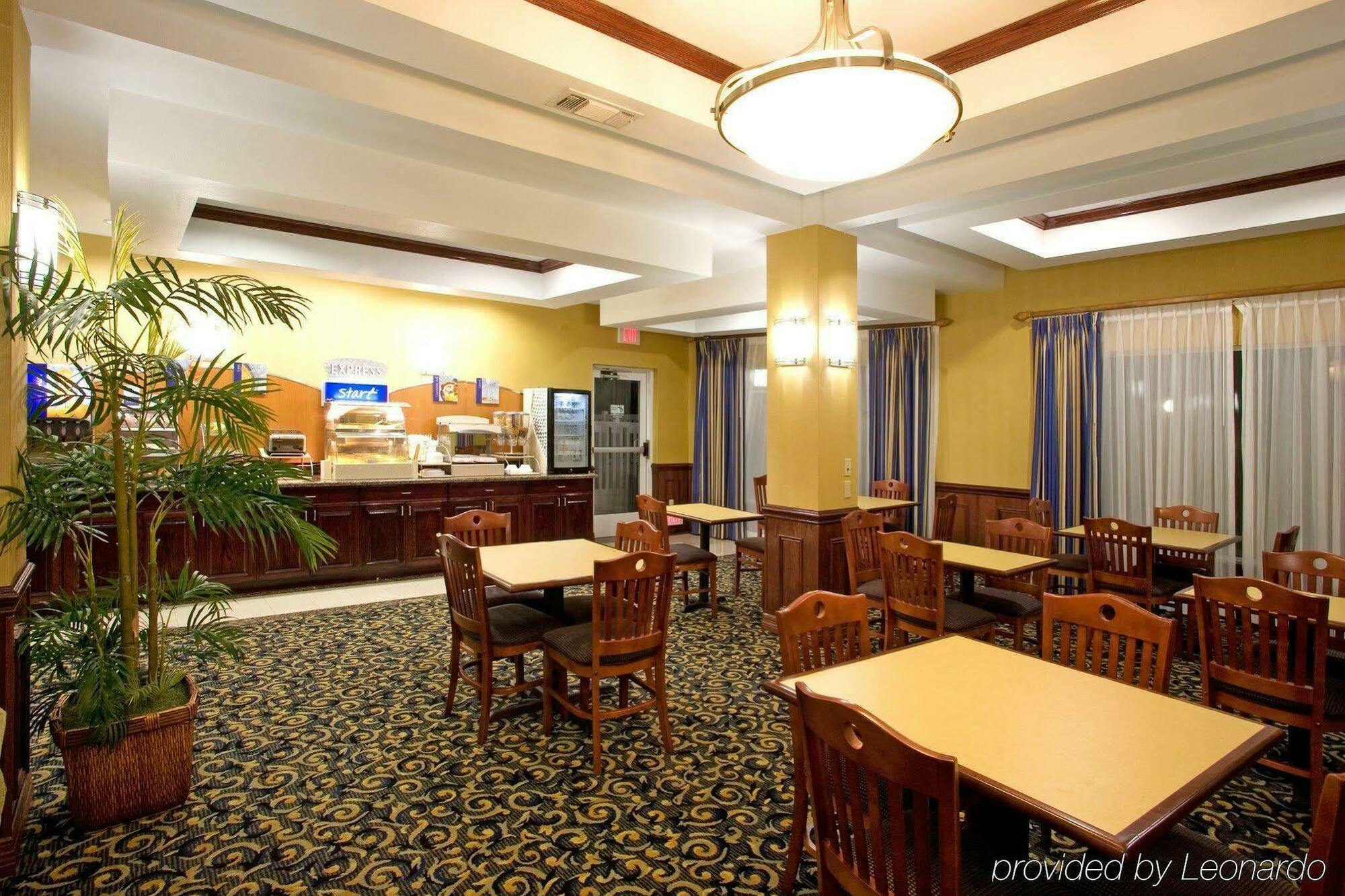 Holiday Inn Express Hotel And Suites Falfurrias Restaurant foto