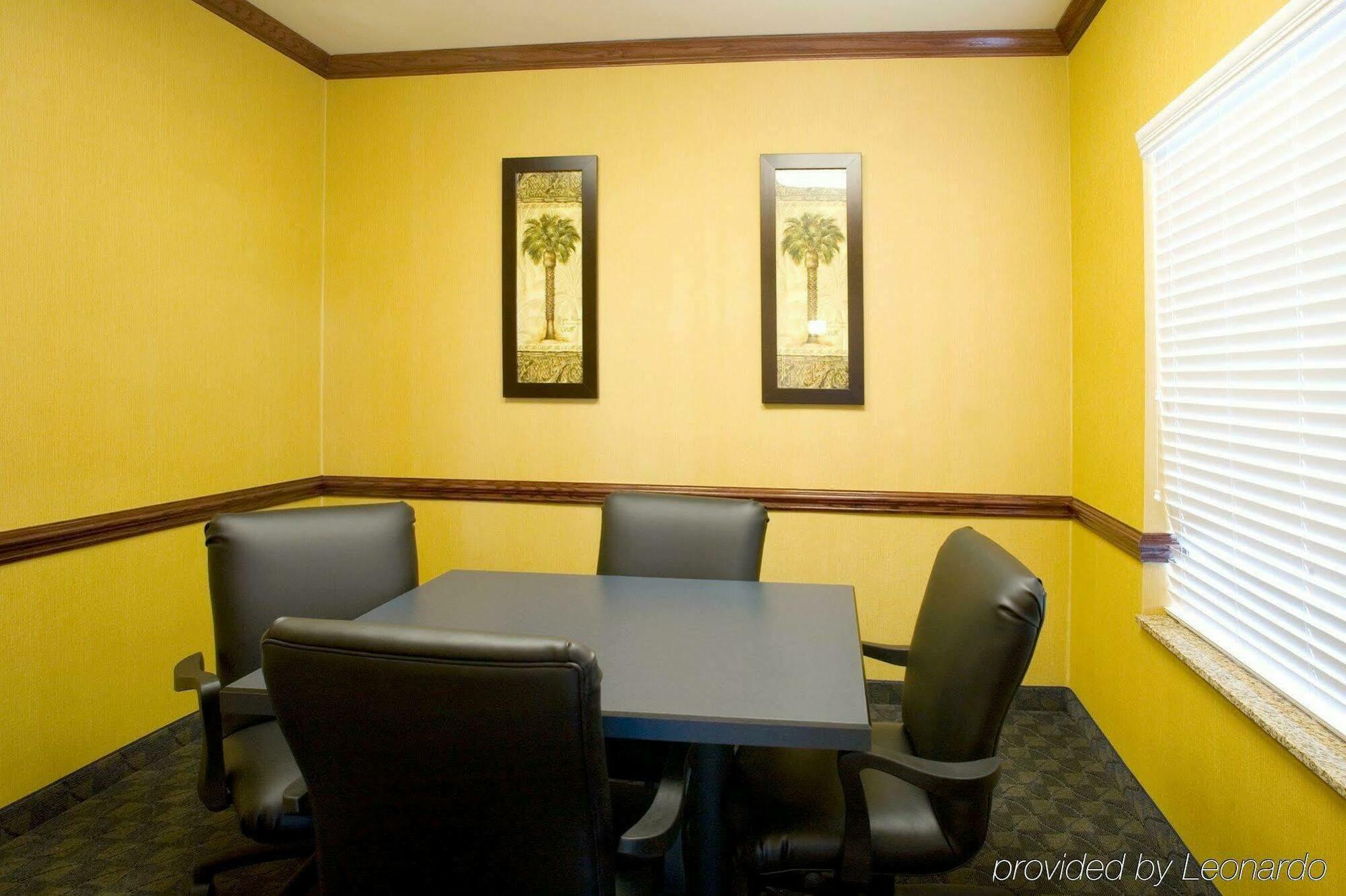 Holiday Inn Express Hotel And Suites Falfurrias Exterior foto