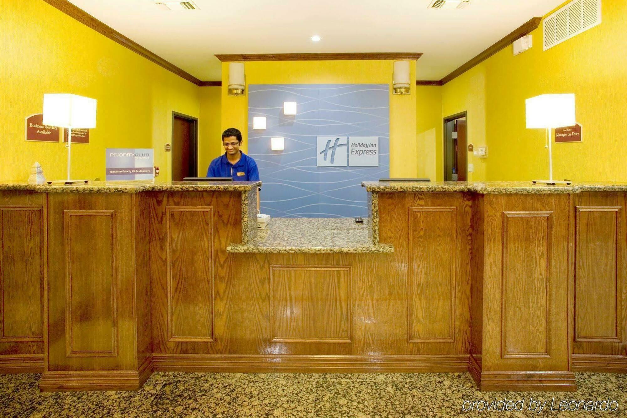 Holiday Inn Express Hotel And Suites Falfurrias Interior foto